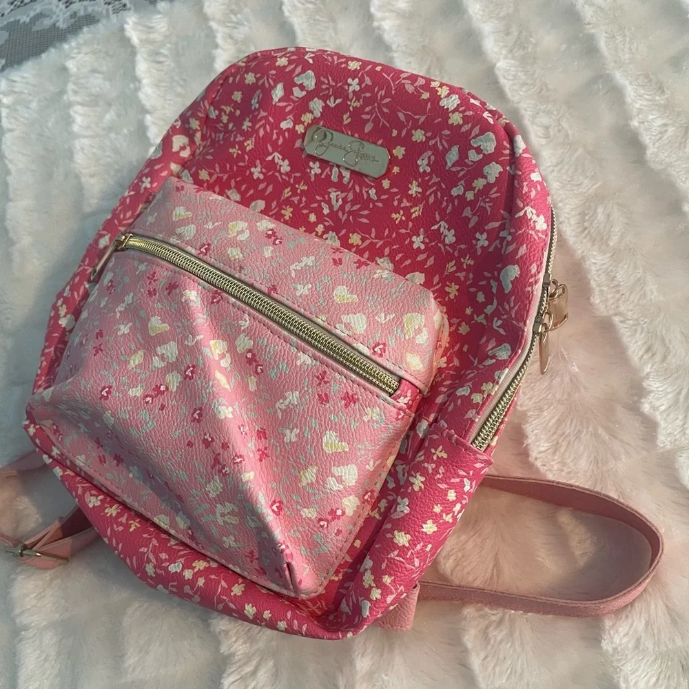 Jessica Simpson charming pink